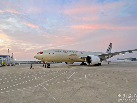 飛機?？客戤?。金康 攝.jpeg